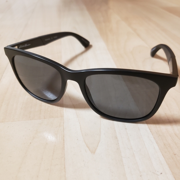Eddie Bauer EB 39406C Black Sunglasses Gray Lens 54-18 144 Designer Polarized - Picture 1 of 6